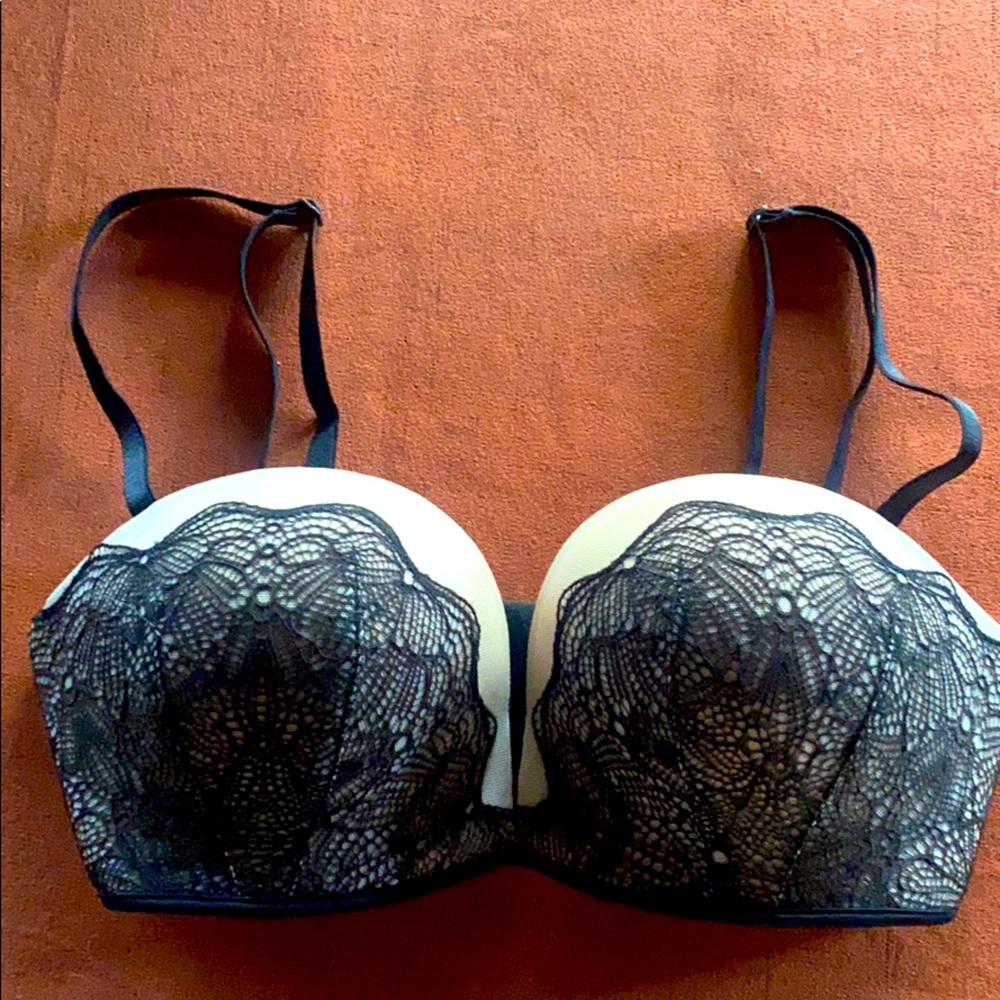 Victoria’s Secret Bombshell 32C